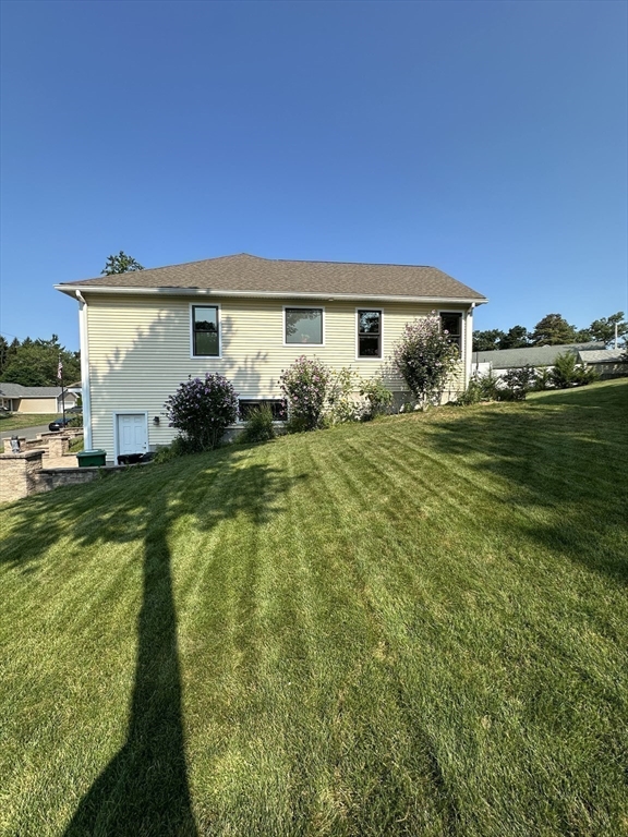 139 Blanchard St Property Photo 5