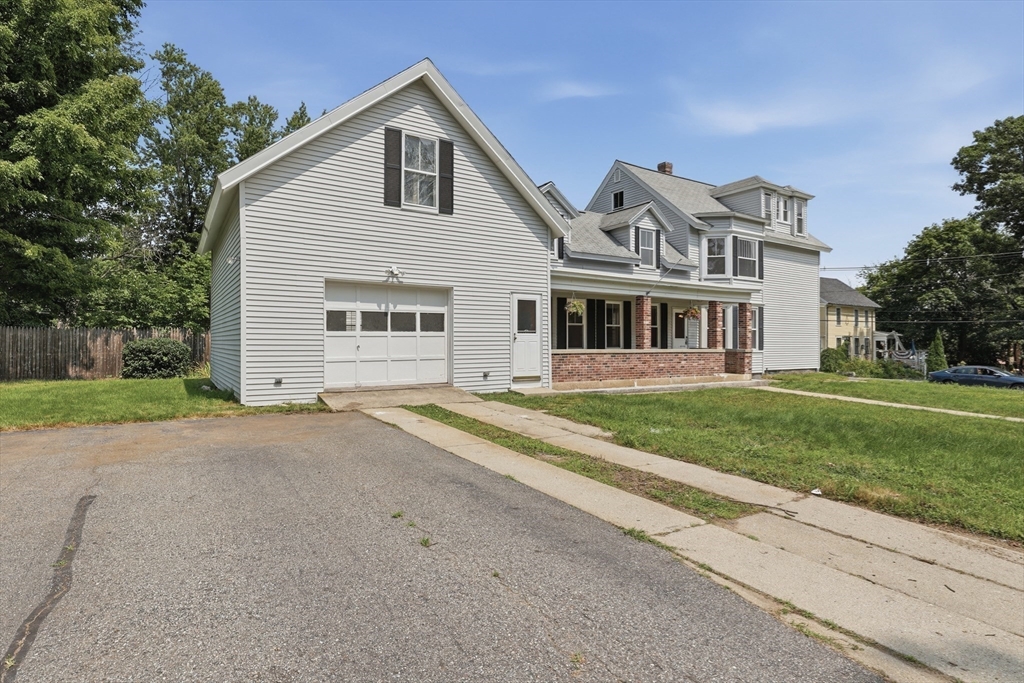 142 Pleasant St Property Photo 2