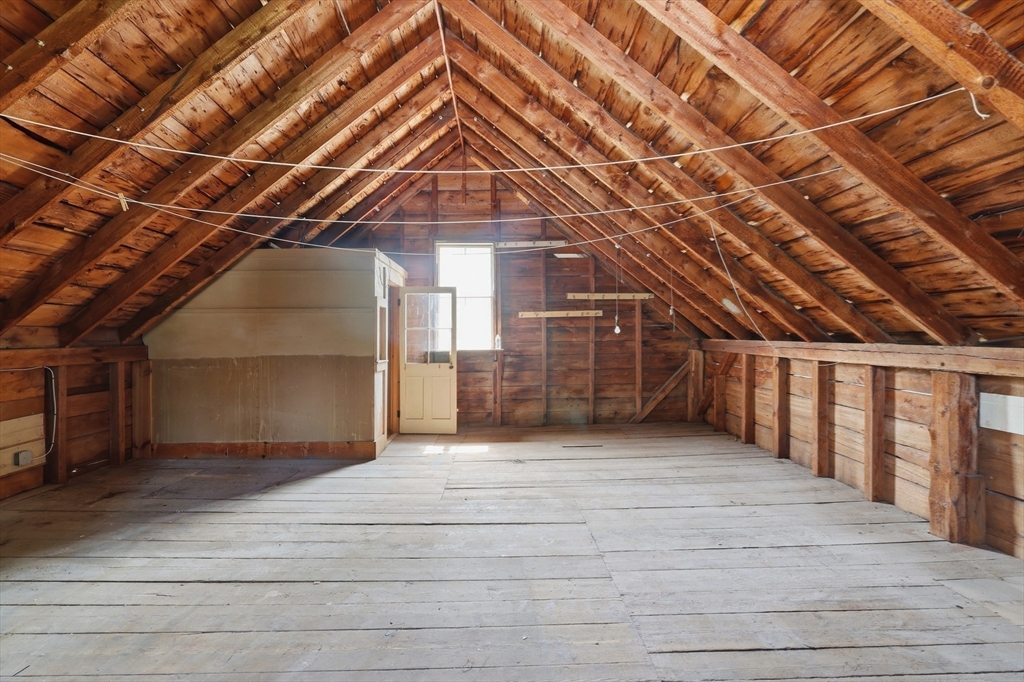 142 Pleasant St Property Photo 38