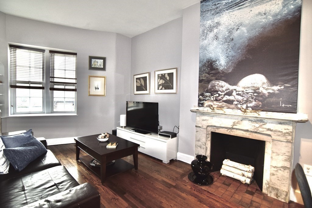 125 Beacon St # 10 Property Photo 3