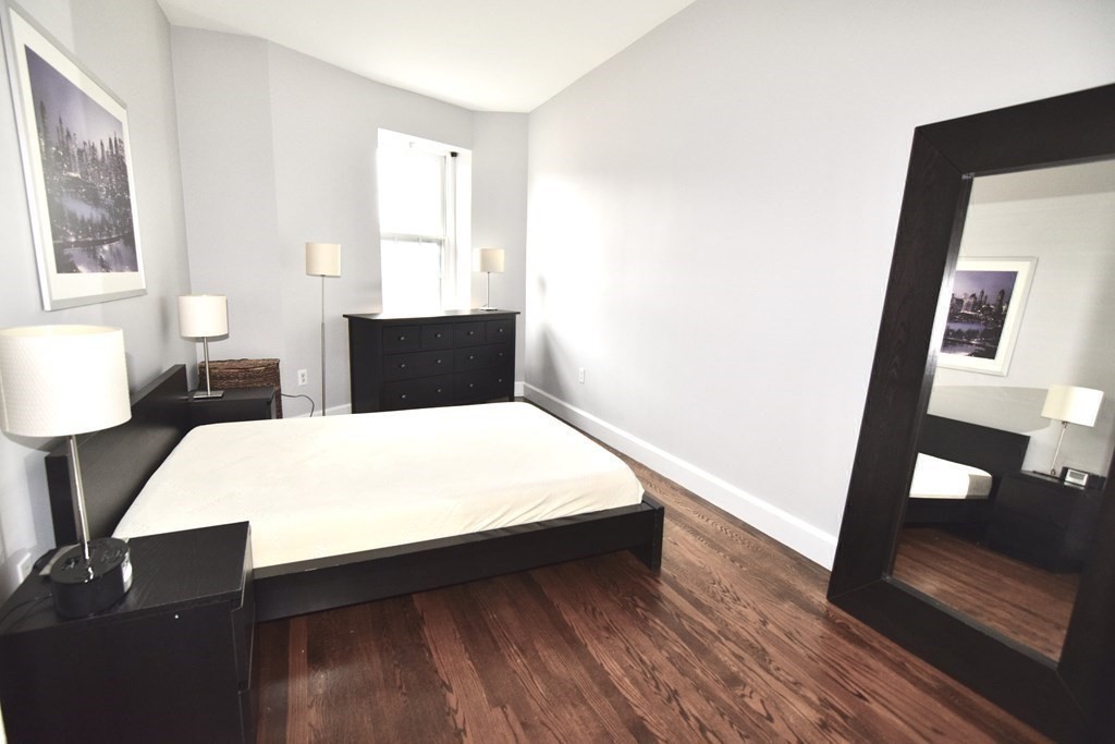 125 Beacon St # 10 Property Photo 8