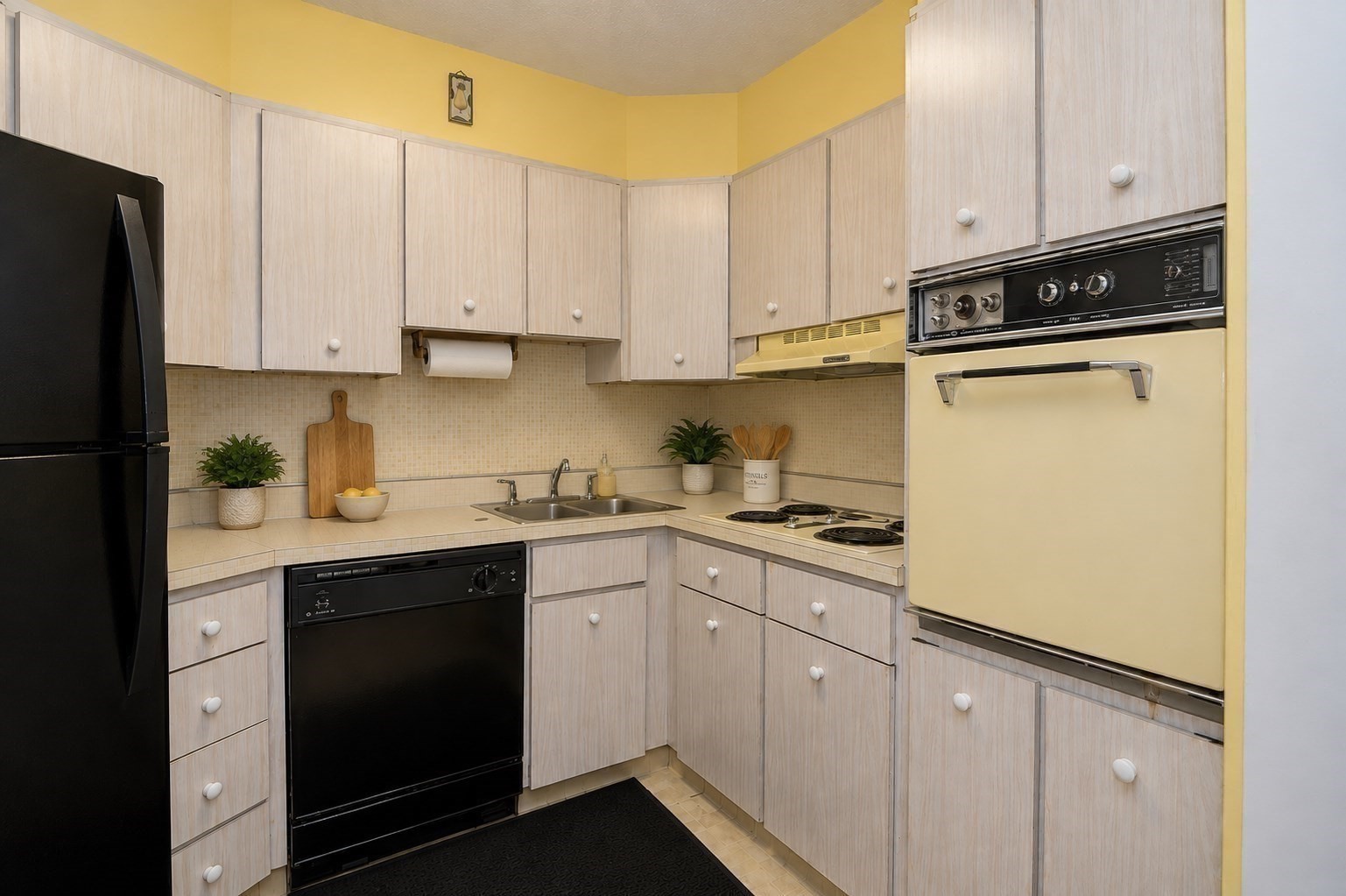 300 Lynn Shore Dr # 903 Property Photo 12