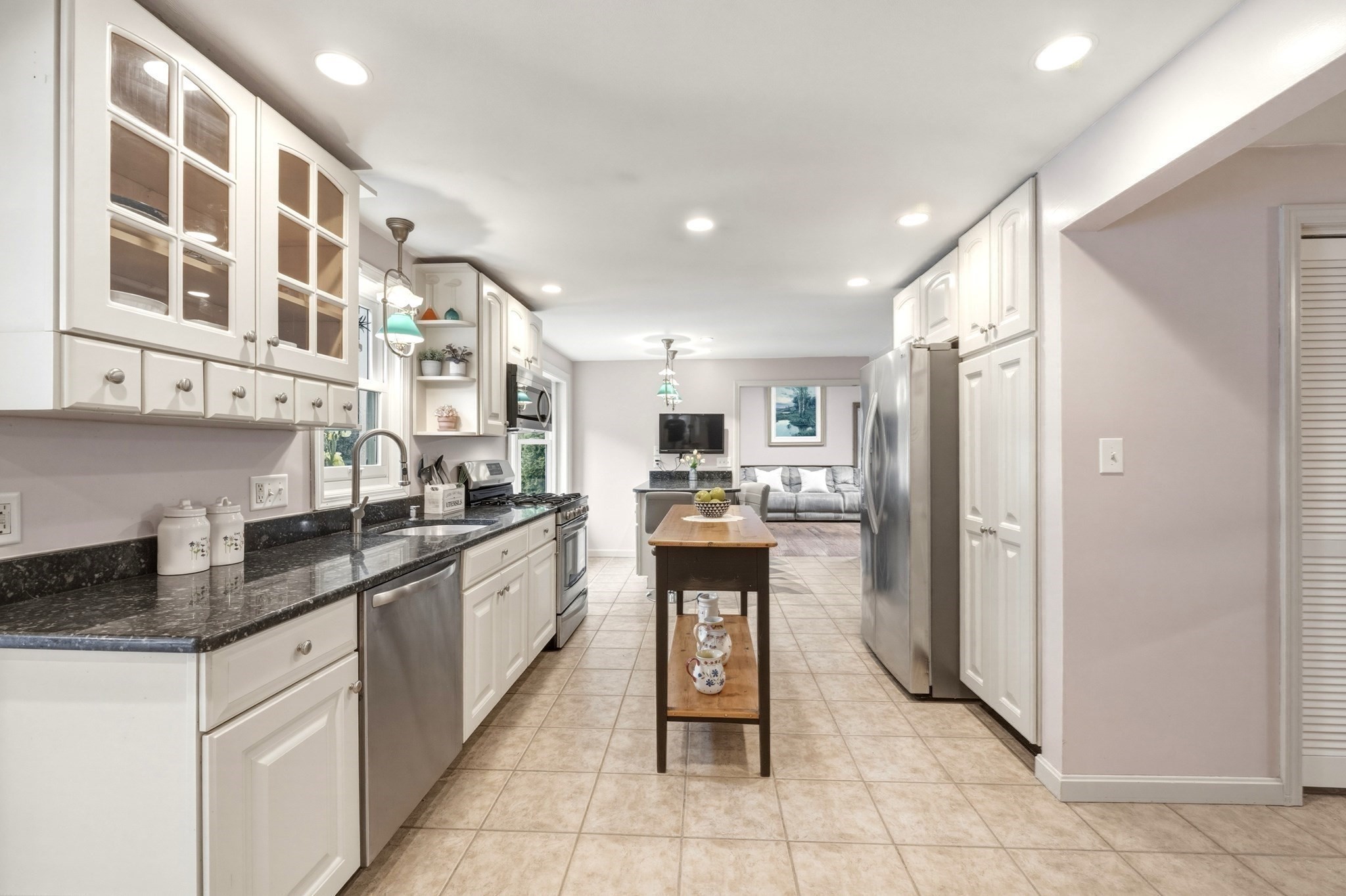 6 Rogers Ave Property Photo 3