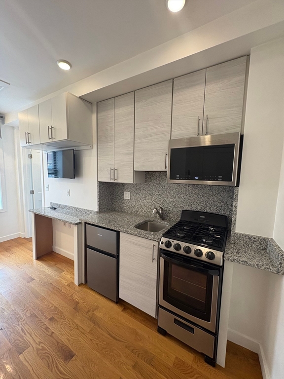 16 Fifth St # 4 Property Photo 1
