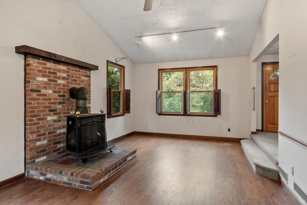 26 Searle Property Photo 6