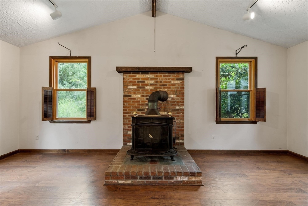 26 Searle Property Photo 7