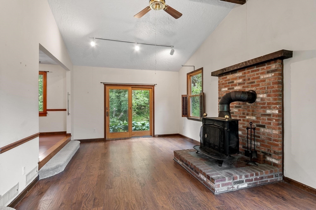 26 Searle Property Photo 8