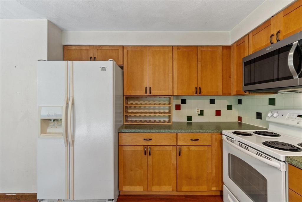 26 Searle Property Photo 12