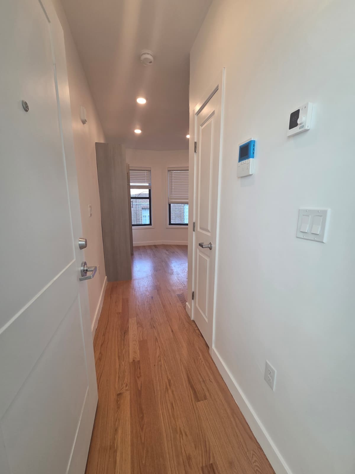 165 Hawthorne St # 402 Property Photo 5