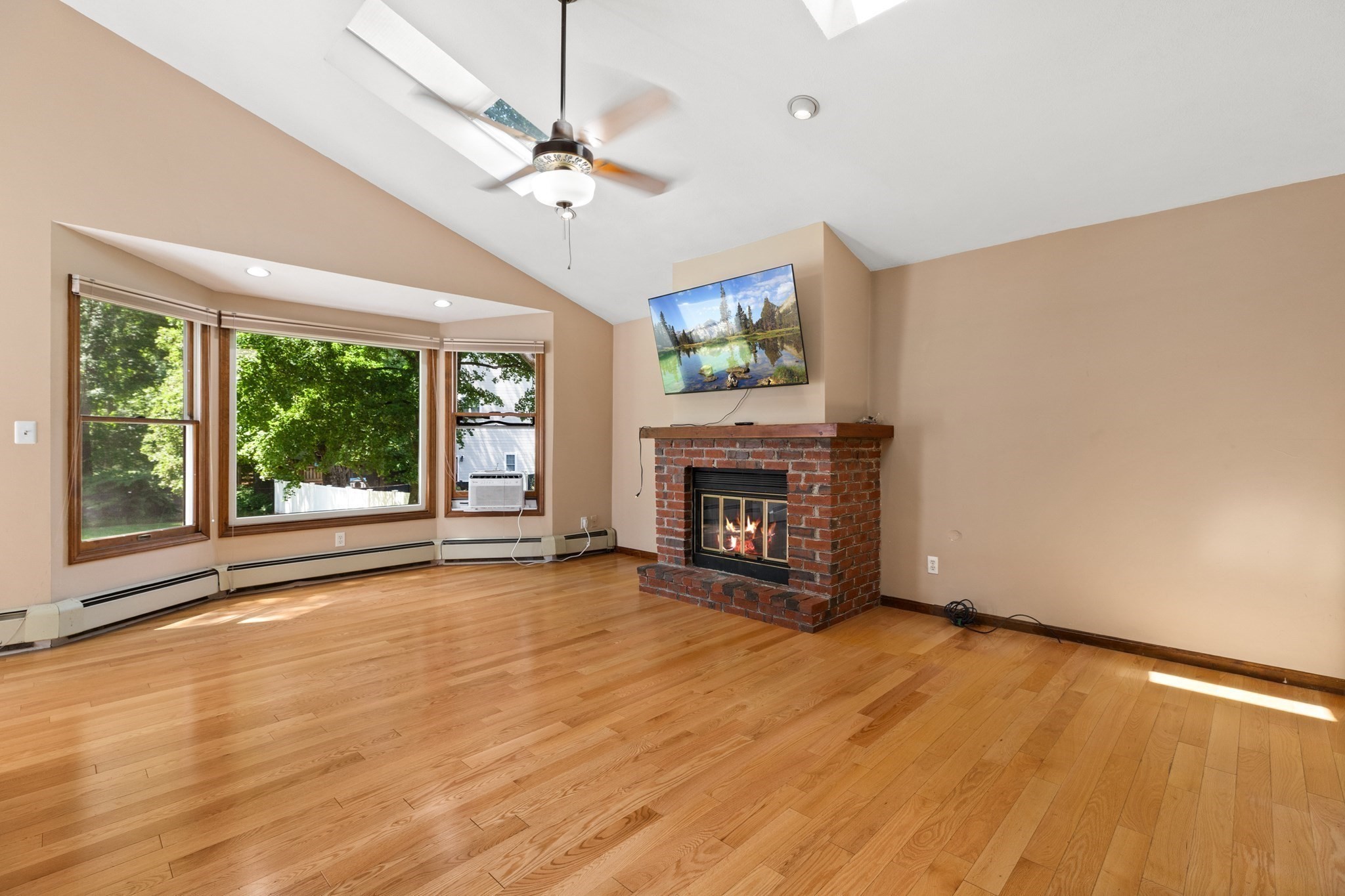 63 Oakdale Ave Property Photo 8