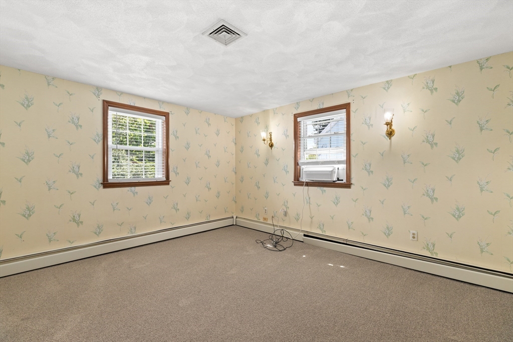 63 Oakdale Ave Property Photo 17