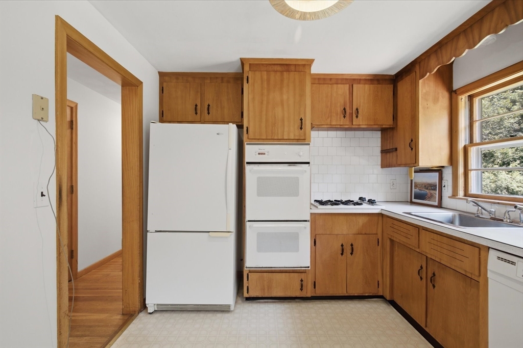 26 Berkshire Rd Property Photo 11