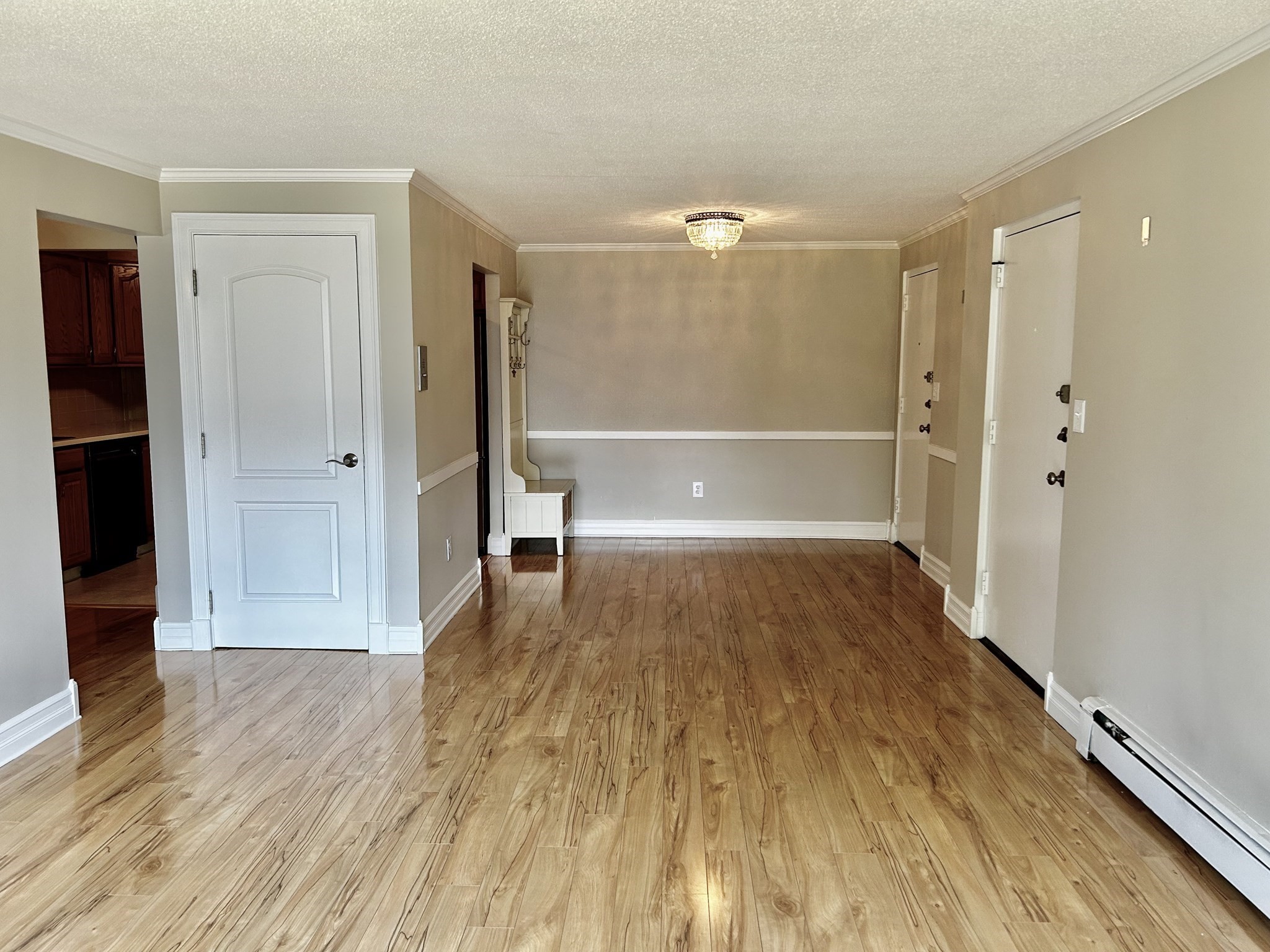 B2 Colonial Dr # 4 Property Photo 3