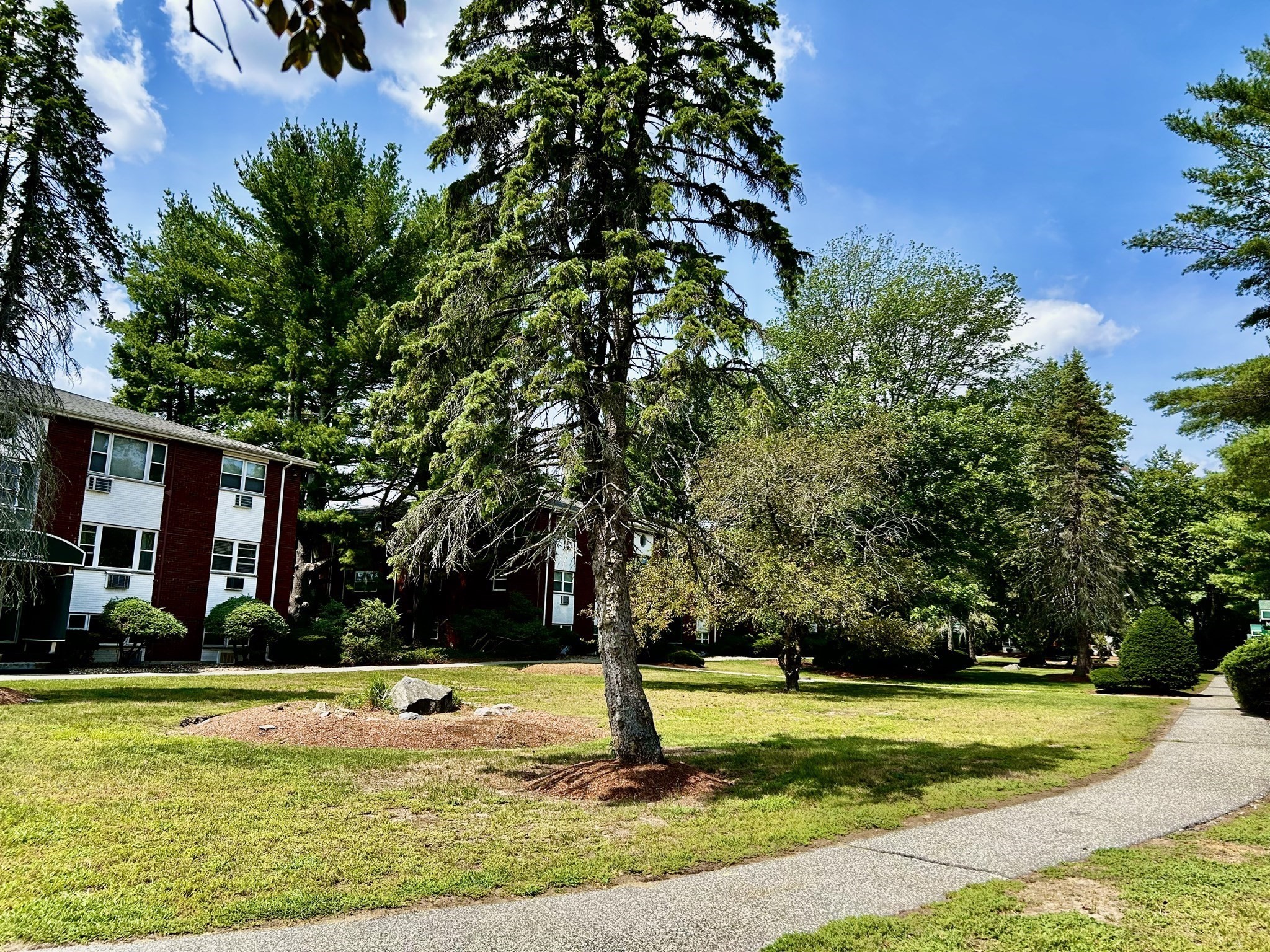 B2 Colonial Dr # 4 Property Photo 16