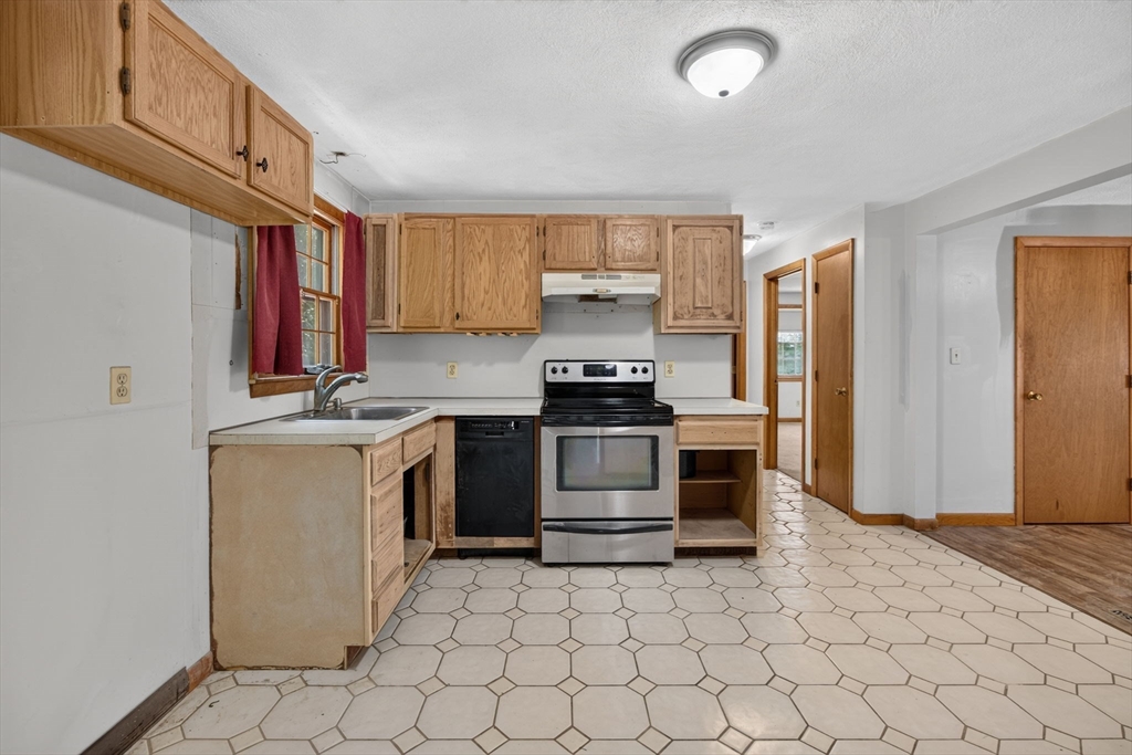 39 Mountain Ave Property Photo 6
