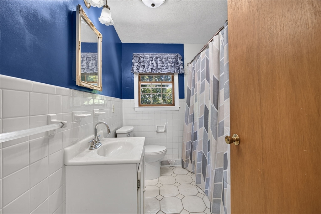 39 Mountain Ave Property Photo 12