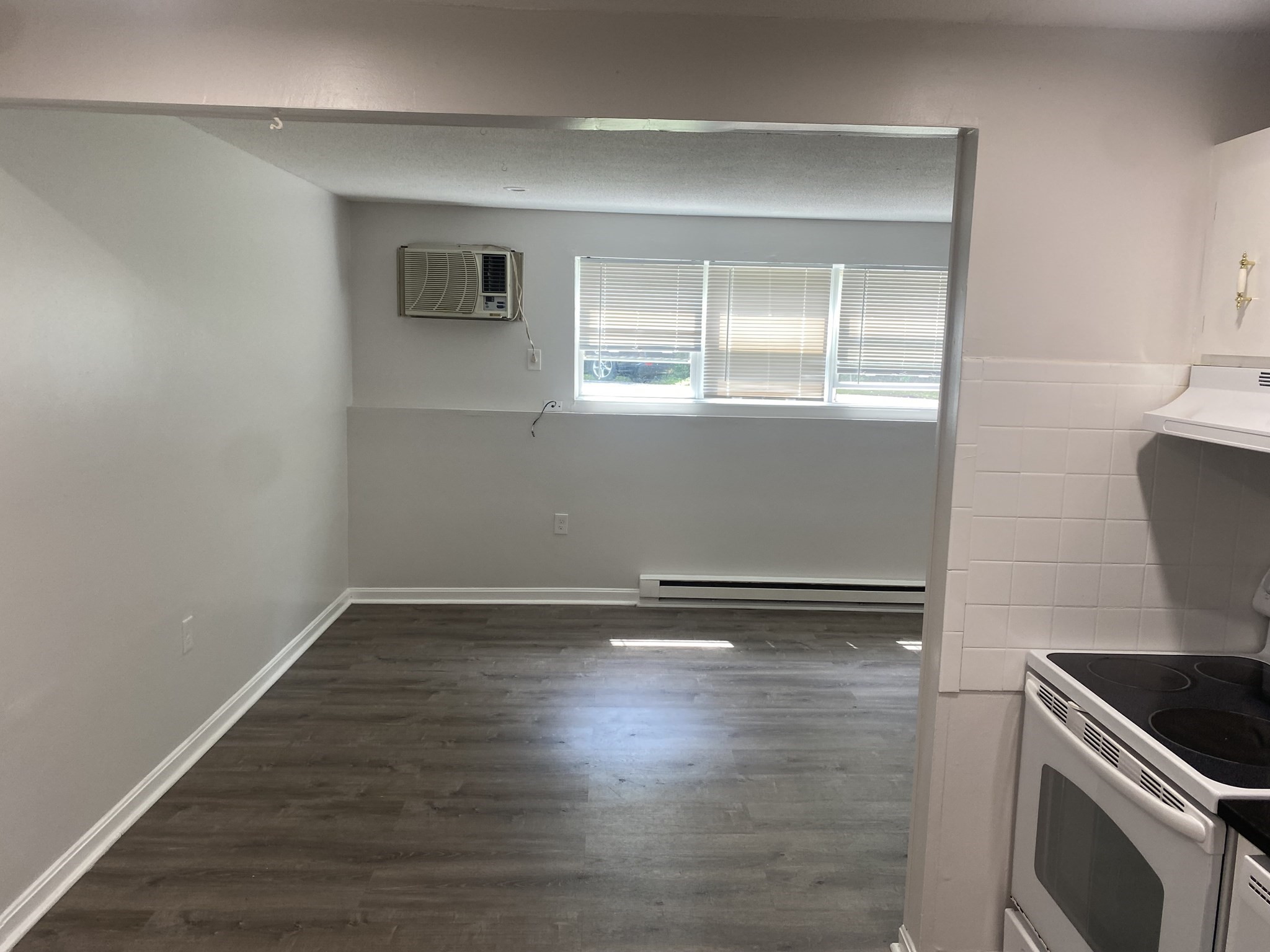 75 Vine Property Photo 3