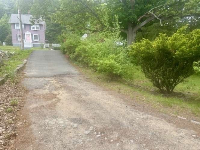 76 Summer Ave Property Photo 4