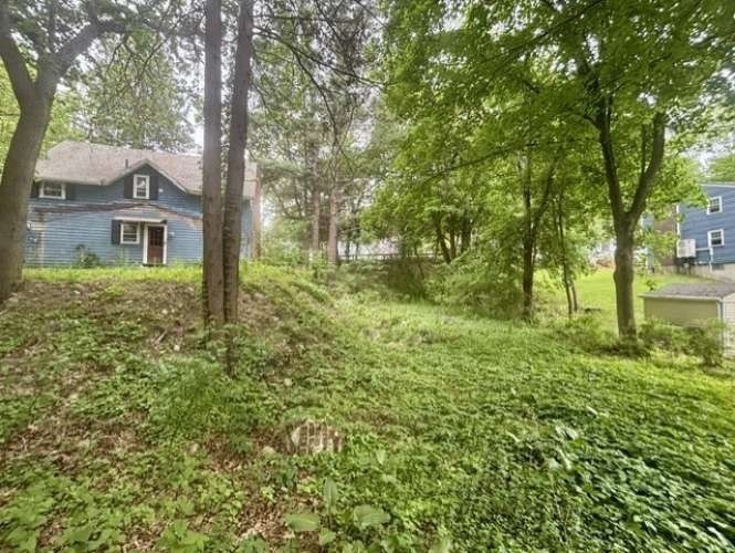 76 Summer Ave Property Photo 9
