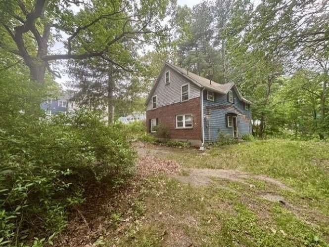 76 Summer Ave Property Photo 13