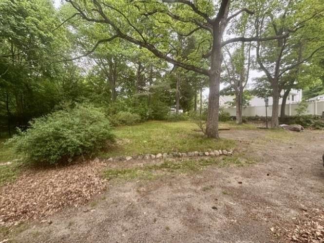 76 Summer Ave Property Photo 16