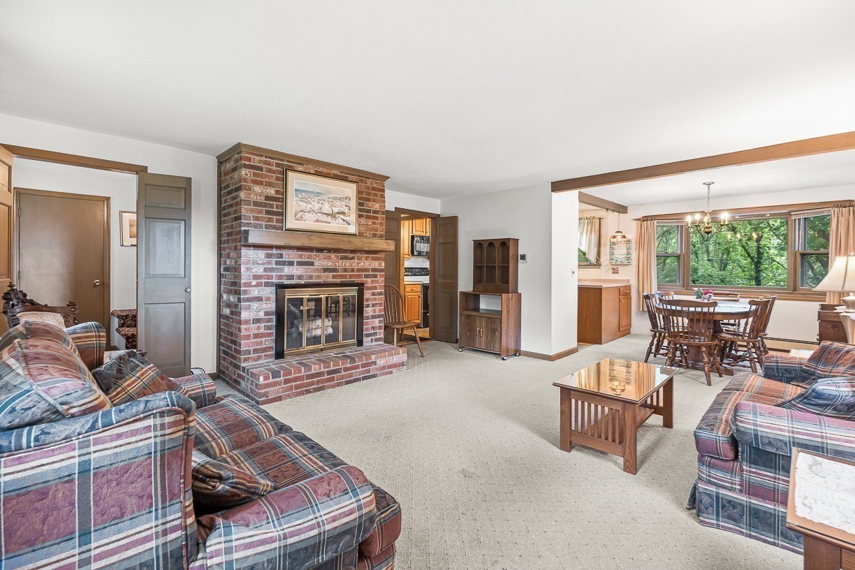 6 Woodbury Lane Property Photo 3