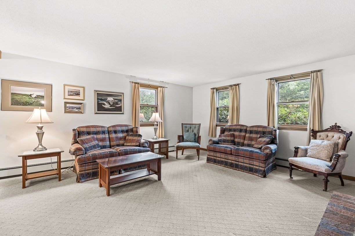 6 Woodbury Lane Property Photo 5