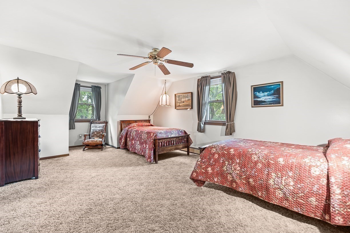 6 Woodbury Lane Property Photo 16