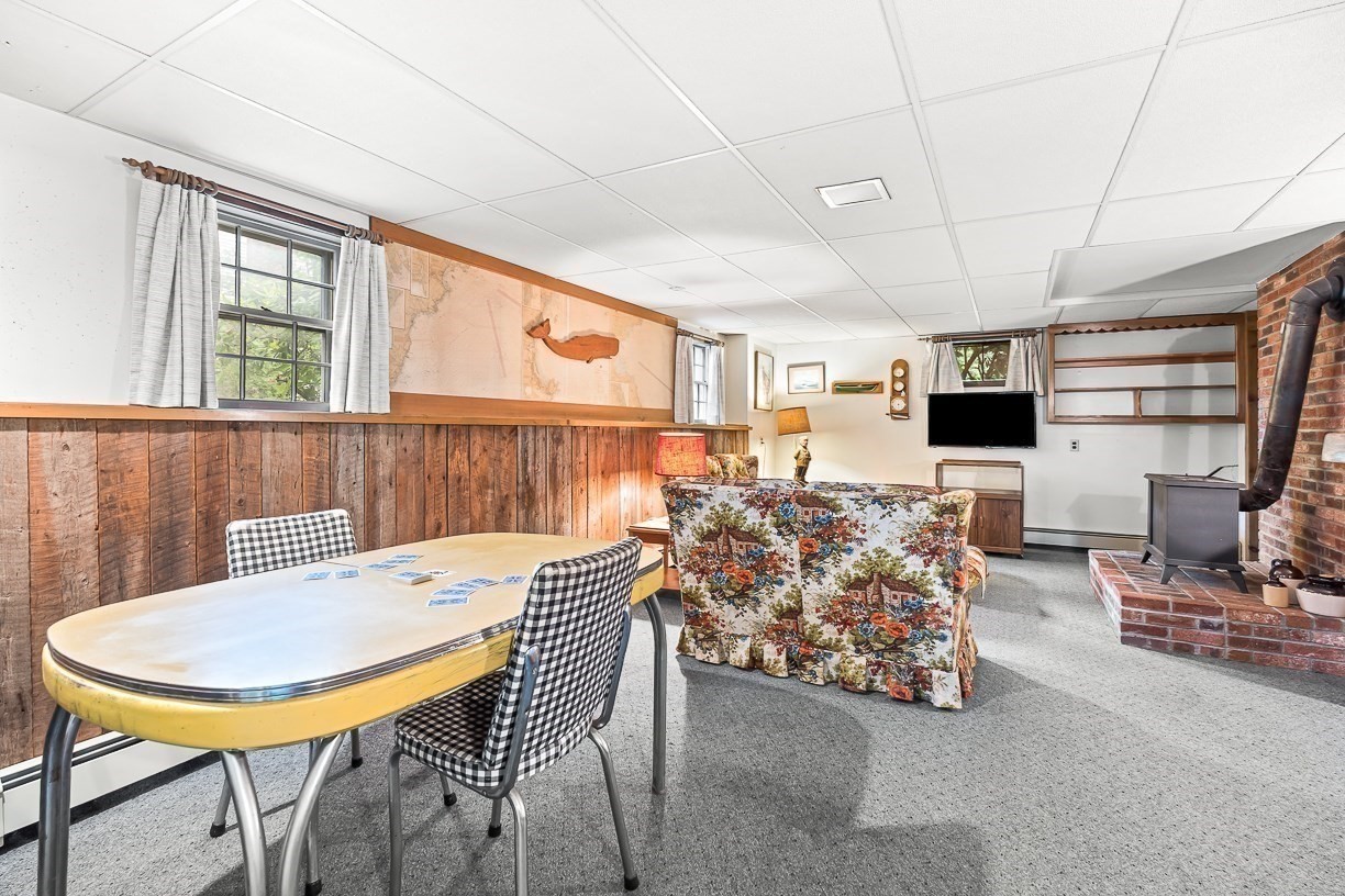 6 Woodbury Lane Property Photo 22