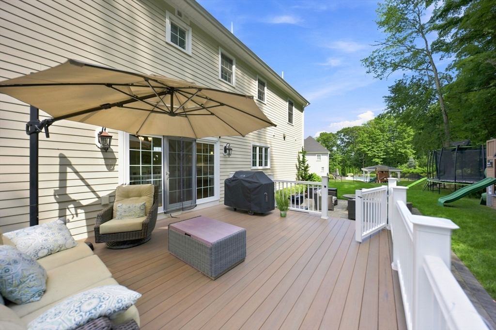 4 E Meadow Ln Property Photo 5