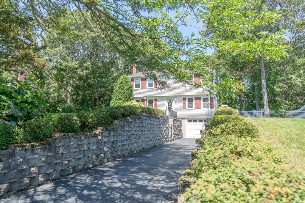 10 Pinehurst Dr Property Photo 4
