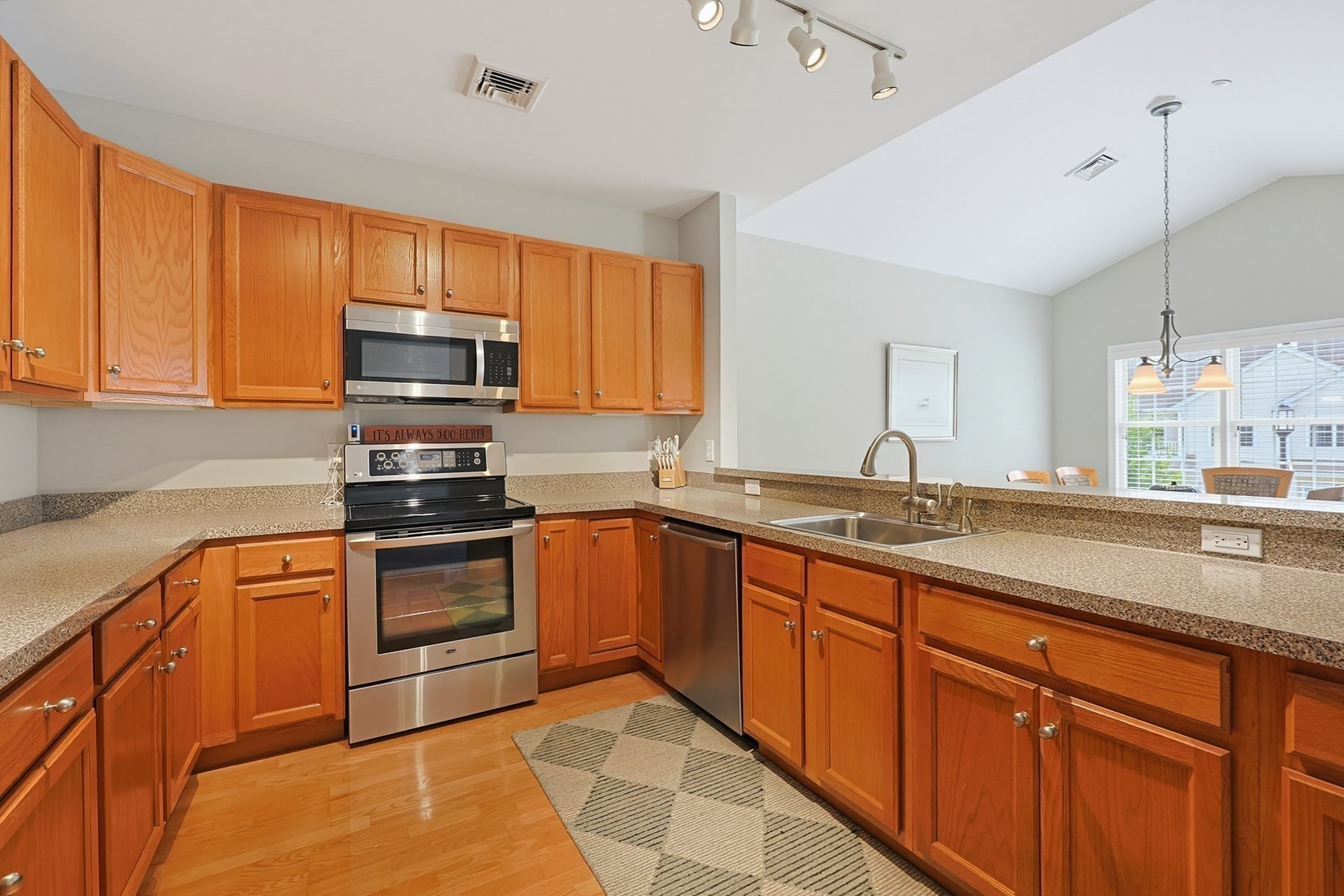 631 East Street # C202 Property Photo 8