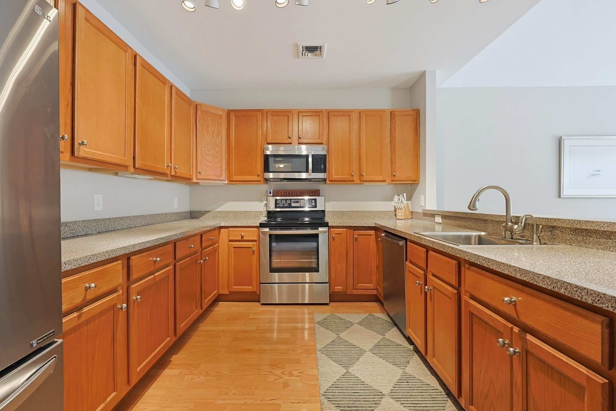 631 East Street # C202 Property Photo 11
