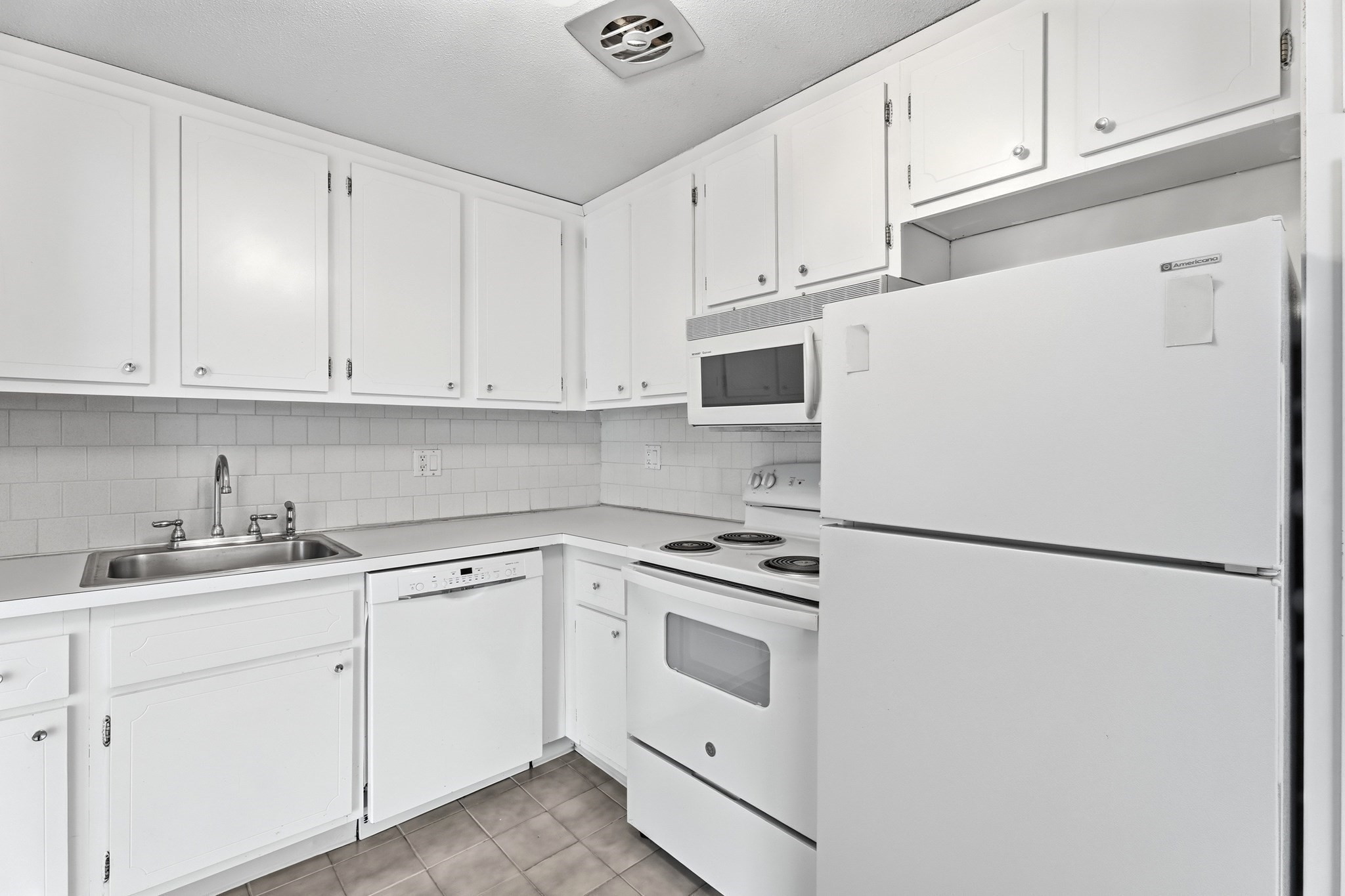1 Colonial Dr # 8 Property Photo 6