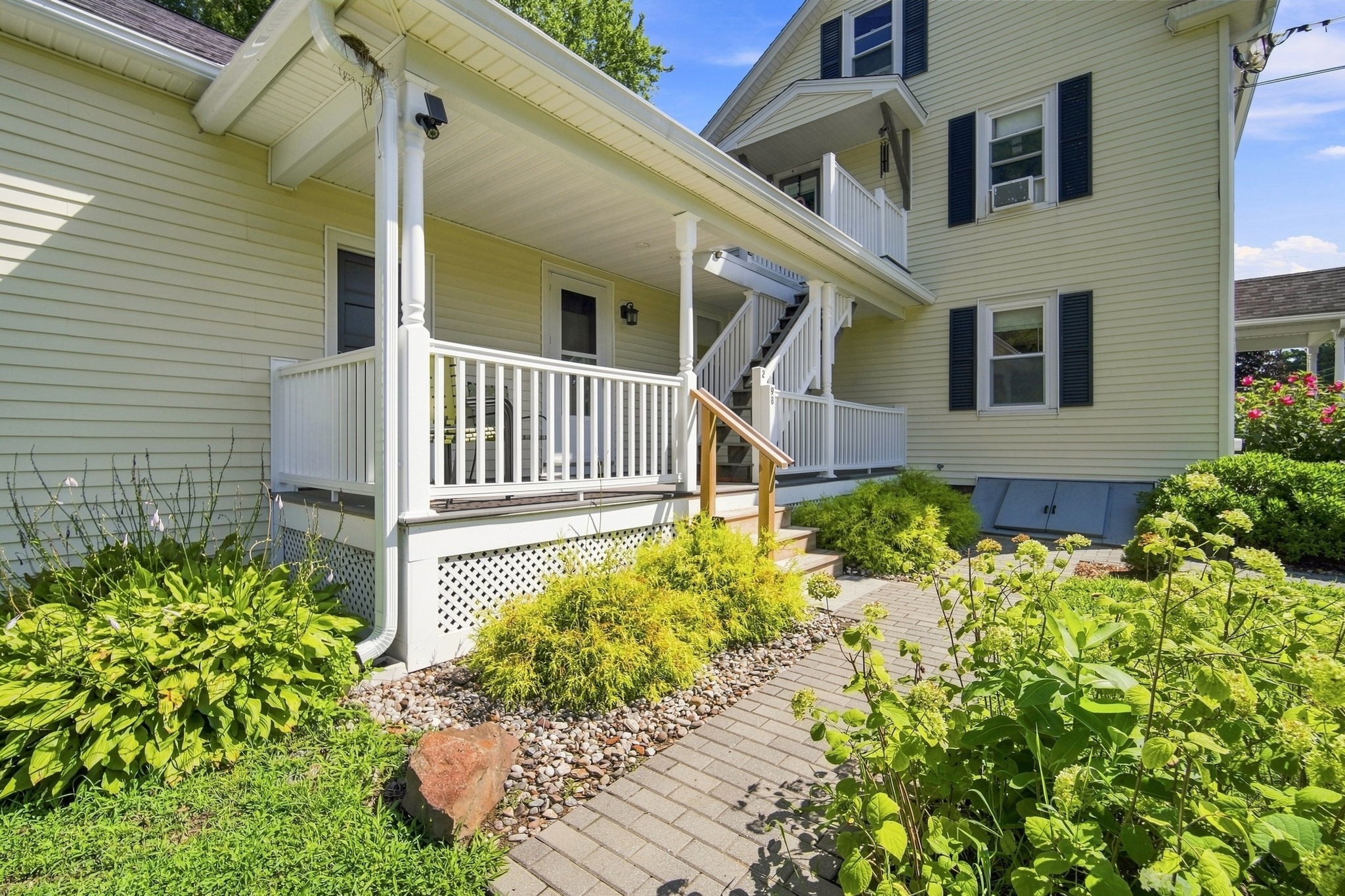 98 Stockbridge Rd Property Photo 2