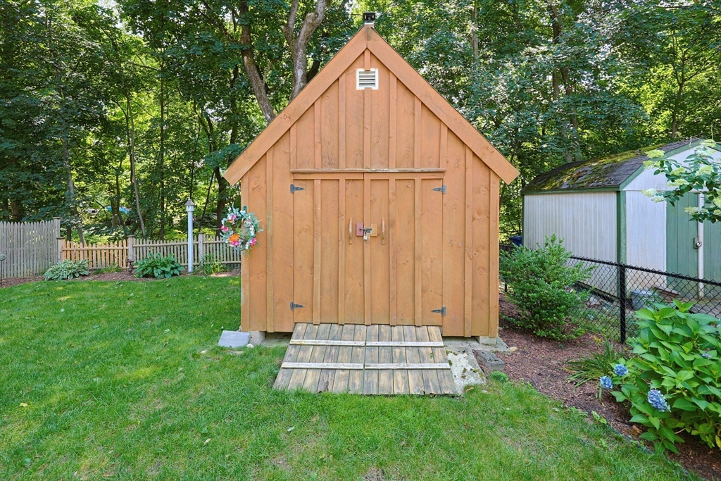9 Parmenter Ave Property Photo 21