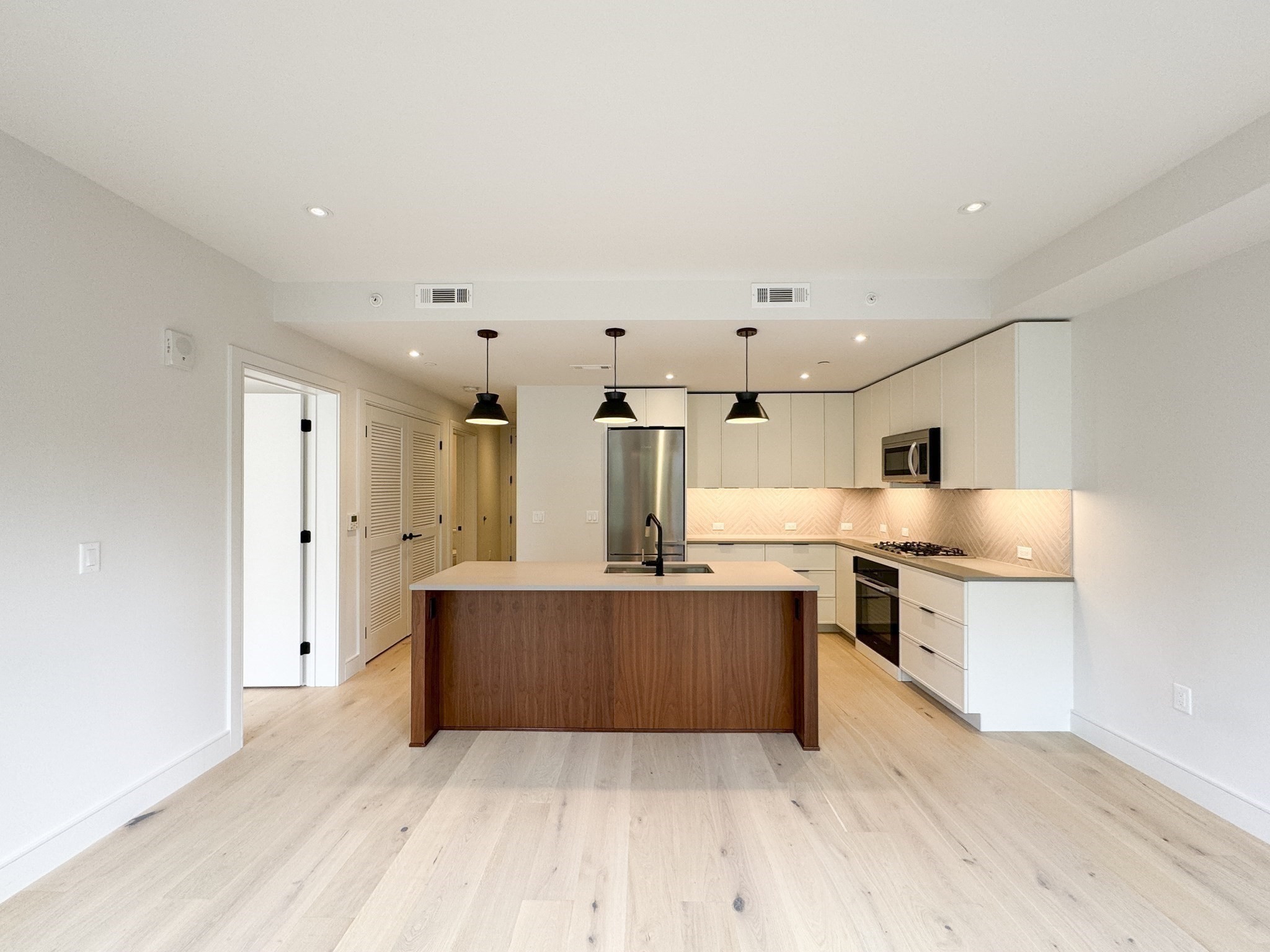 1 Nevins Hill Way # 406 Property Photo 8