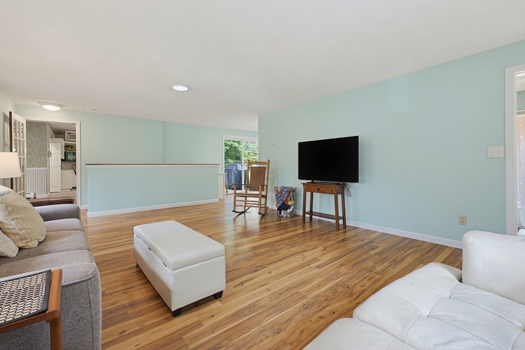 157 Taunton St Property Photo 11