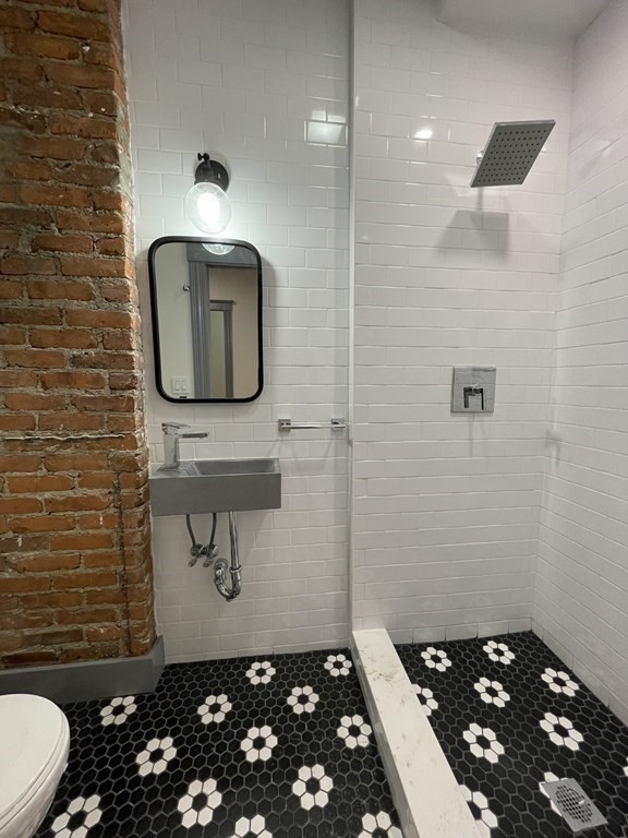 41 Long Ave # U1 Property Photo 6