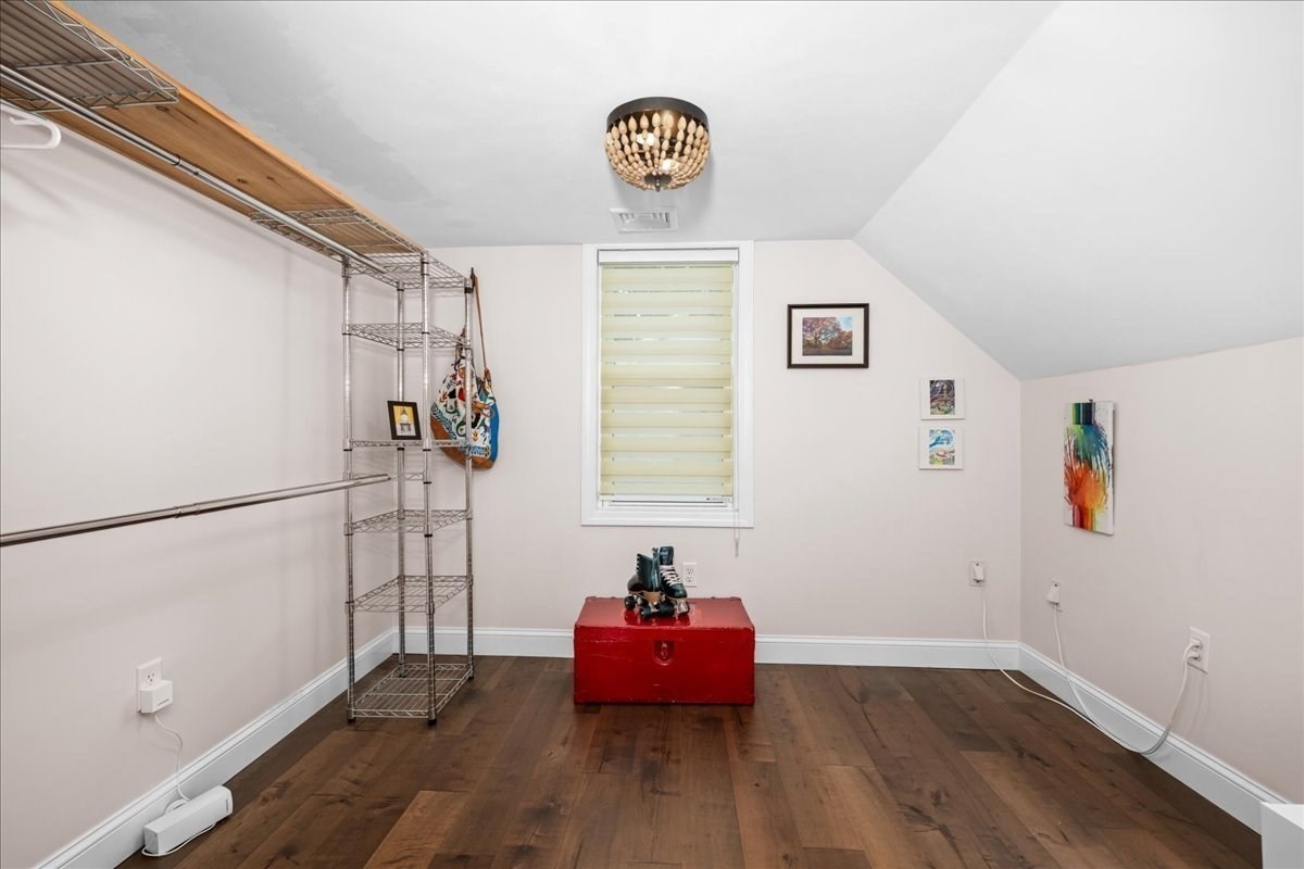 147 Sycamore St Property Photo 13