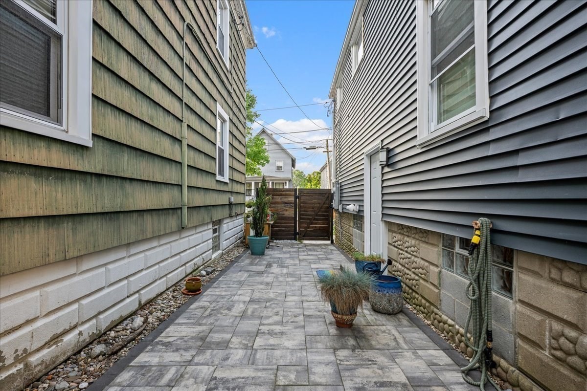 147 Sycamore St Property Photo 16