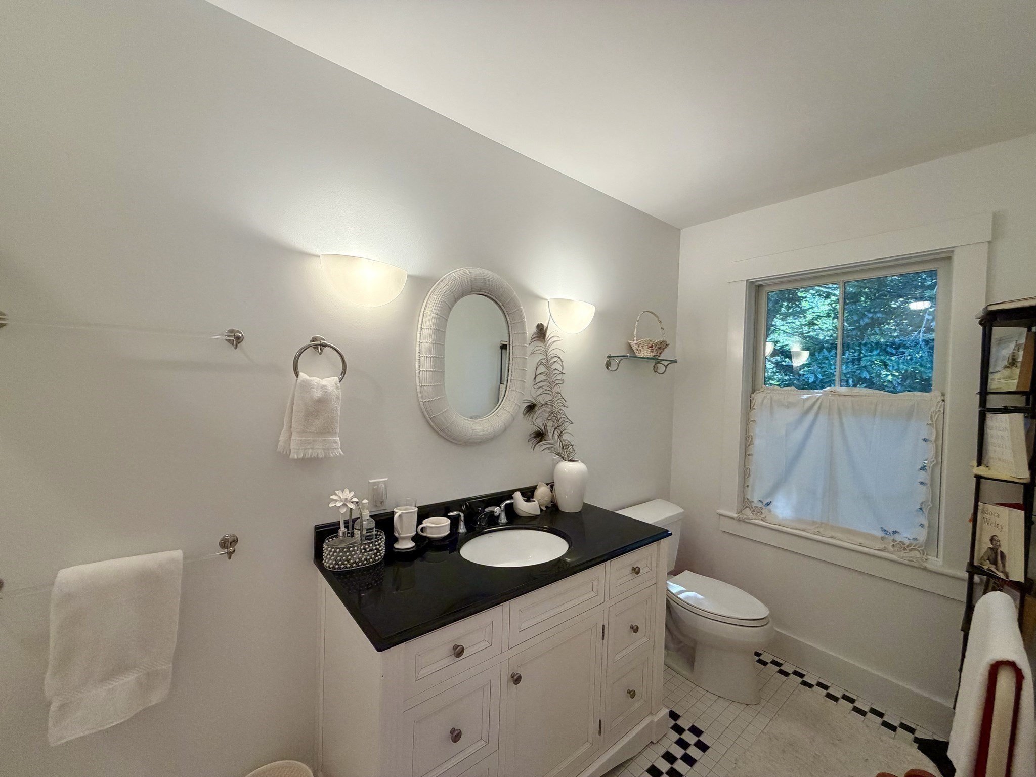 528 Main Street Property Photo 8