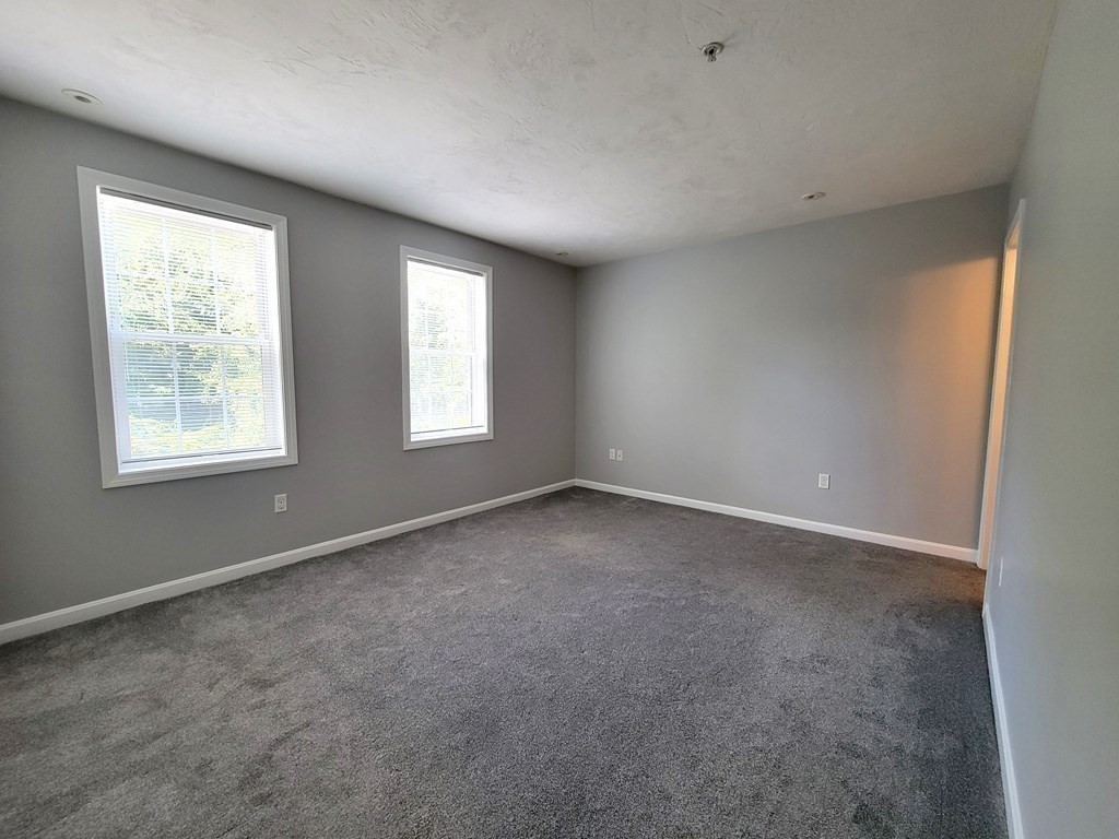 70 Oak Street Extension # 3e Property Photo 8