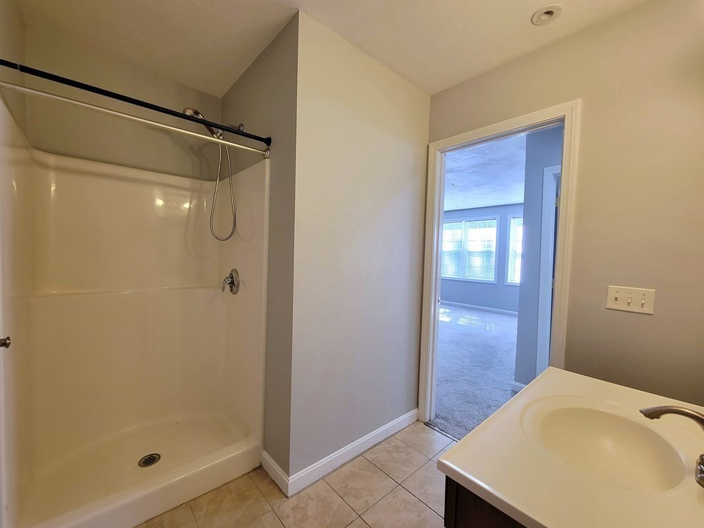 70 Oak Street Extension # 3e Property Photo 15