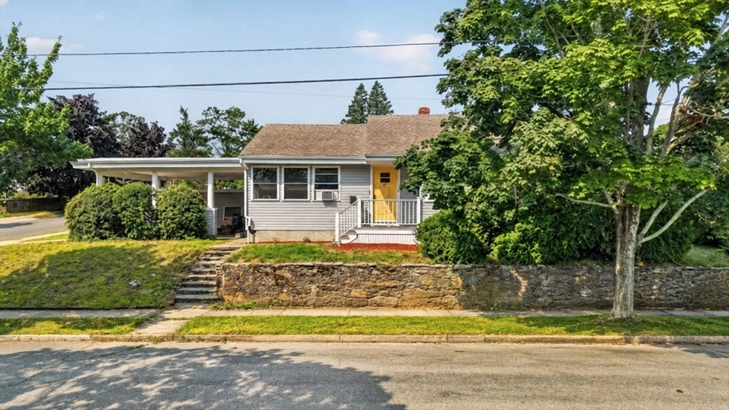 221 Rochambeau St Property Photo 1