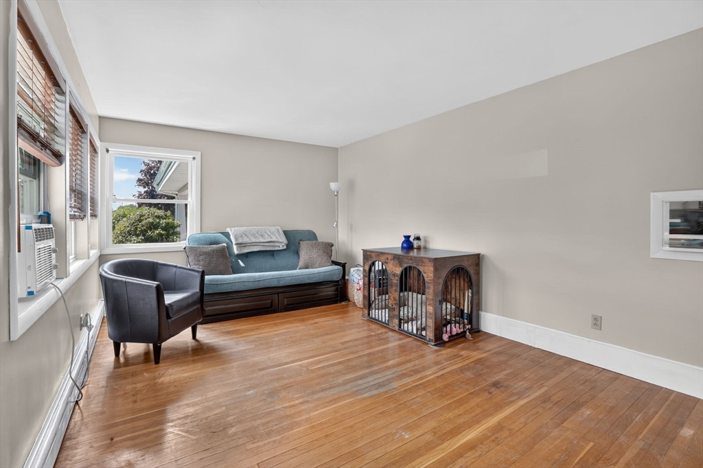 221 Rochambeau St Property Photo 10