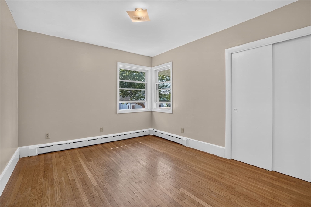 221 Rochambeau St Property Photo 17