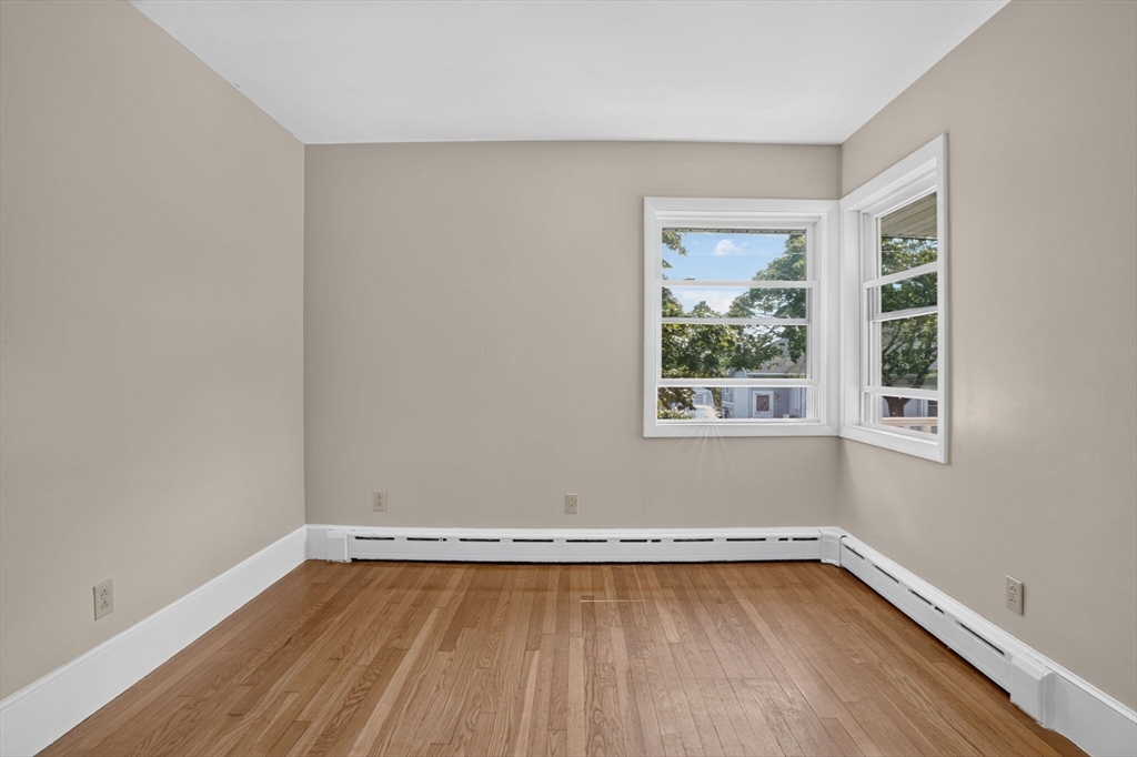 221 Rochambeau St Property Photo 19