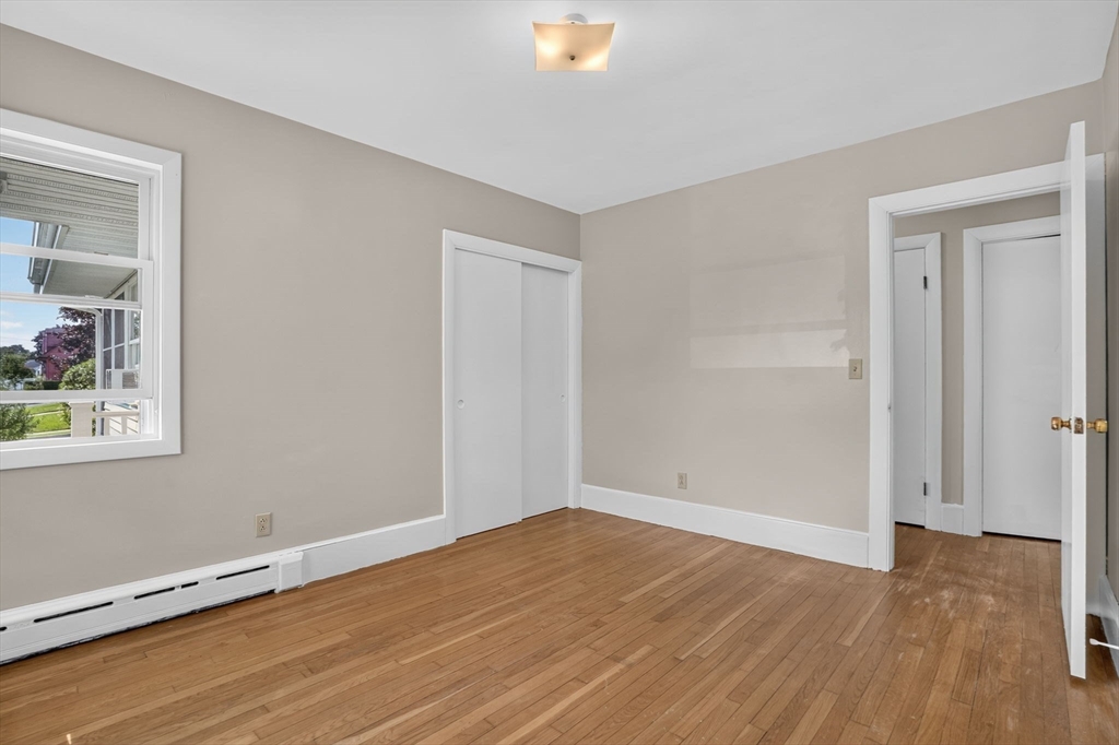 221 Rochambeau St Property Photo 21