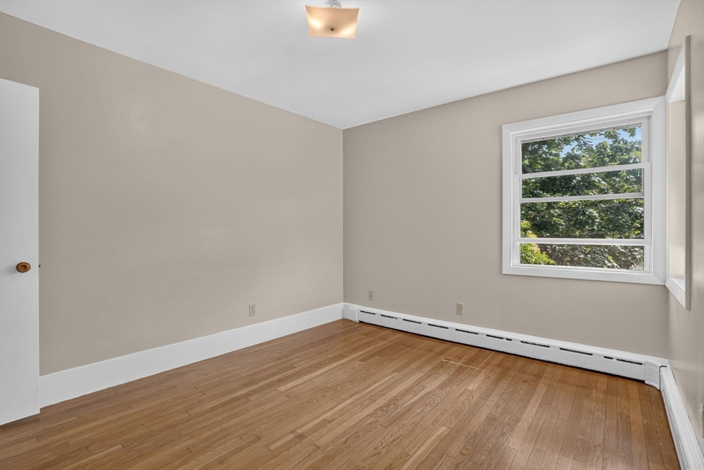 221 Rochambeau St Property Photo 24